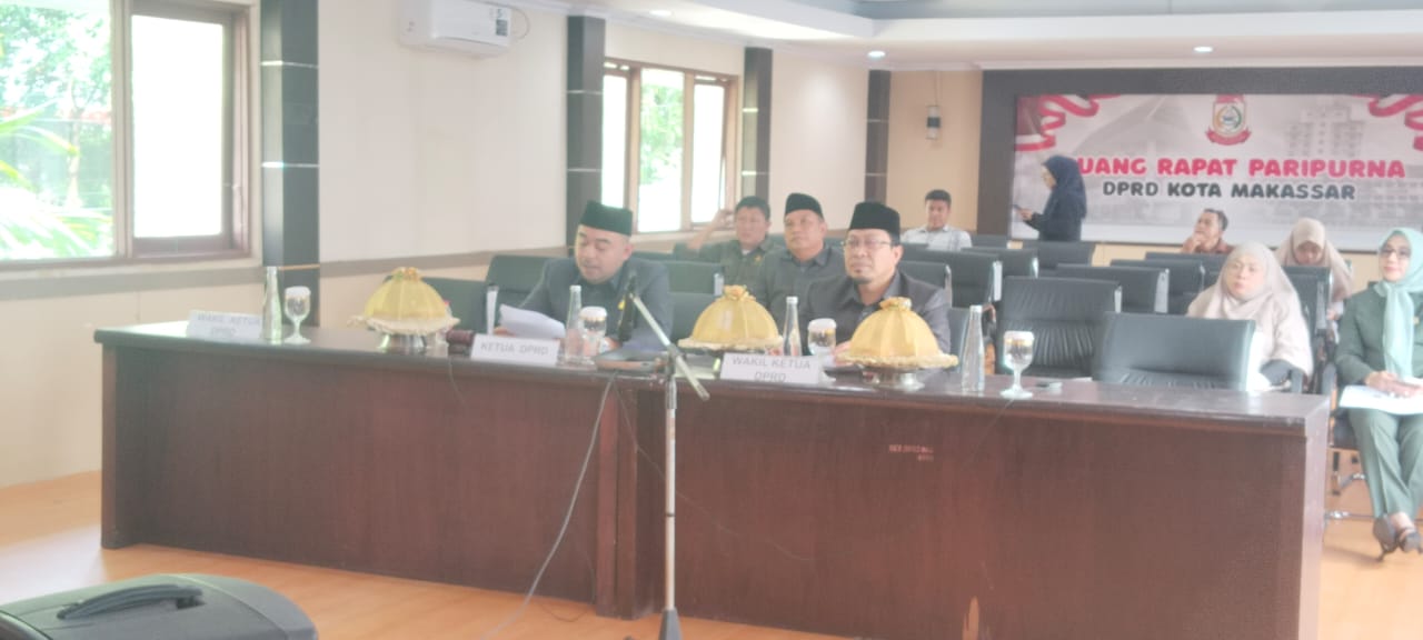 Wakil Ketua DPRD Kota Makassar, Andi Suharmika, menyoroti keluhan warga terkait kondisi air Perusahaan Daerah Air Minum (PDAM) Makassar yang keruh dan berkurang debitnya dalam beberapa hari terakhir.